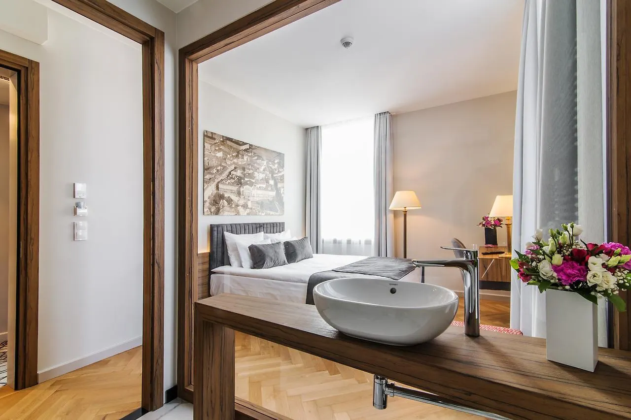 Warsaw River View Apartment