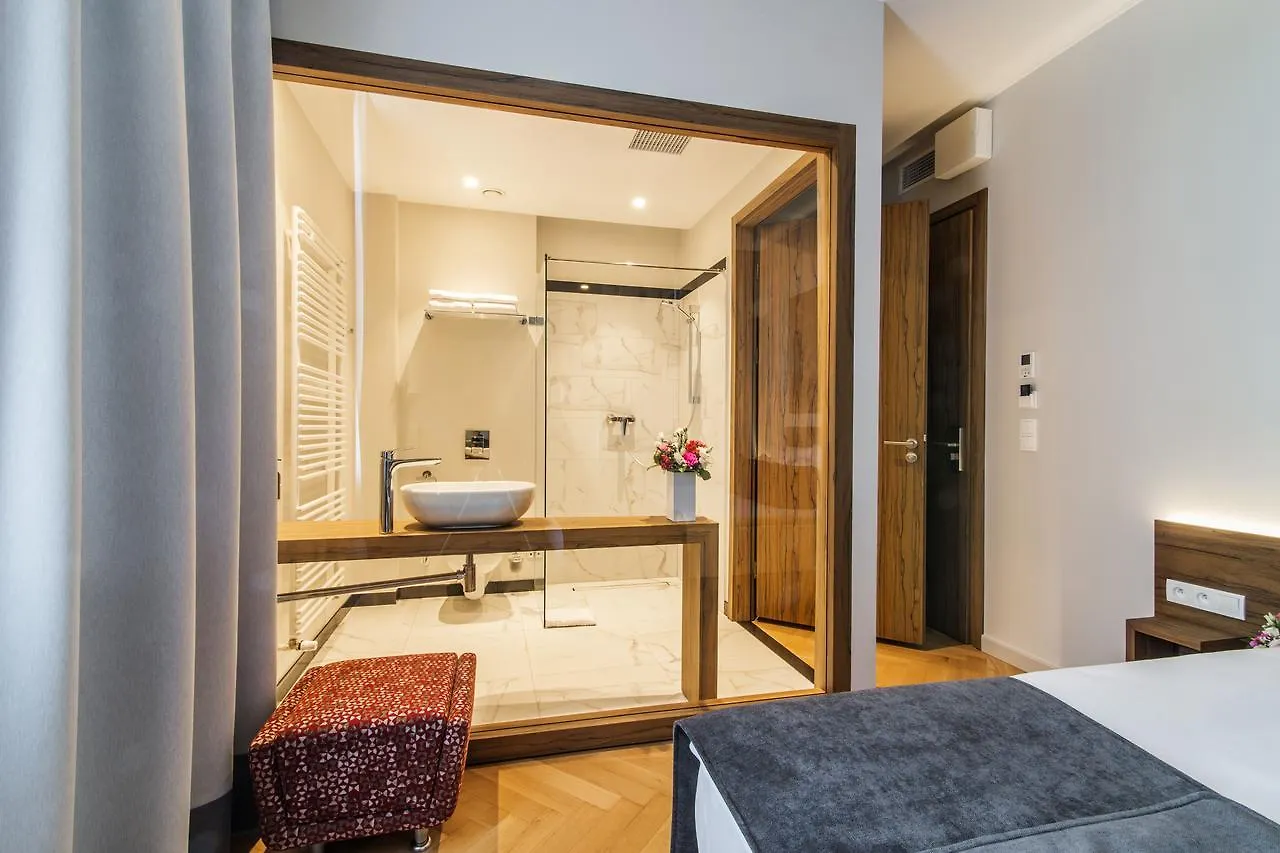 Warsaw River View Apartment